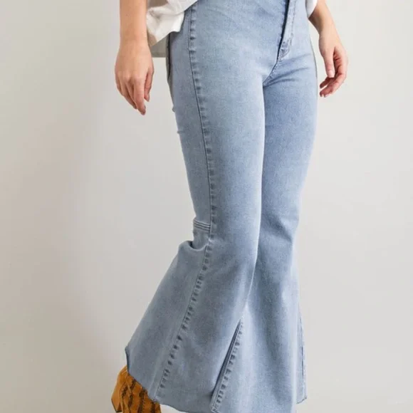 Ankle Cropped Jeans - Picture 3 of 5